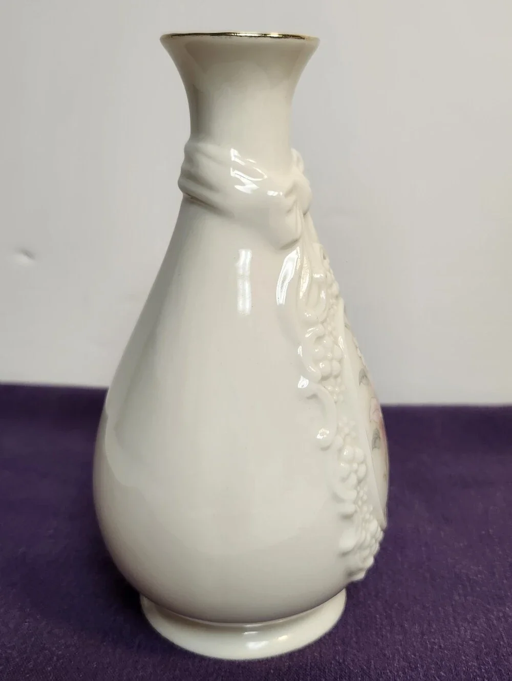 Royal Heritage Collection Porcelain Bud Vase